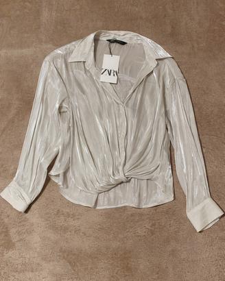 Blusa Zara bianca perlata con nodo frontale
