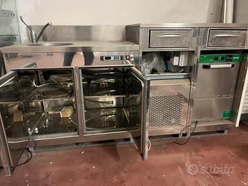 Vetrina refrigerata e banco frigo