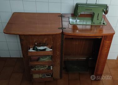 Macchina da cucire a pedali Visnova vintage origin