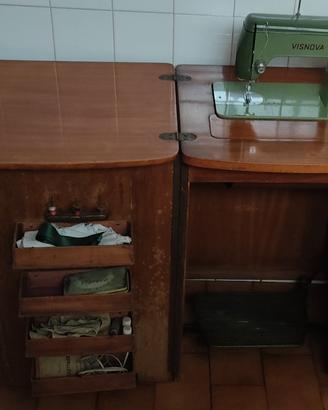 Macchina da cucire a pedali Visnova vintage origin
