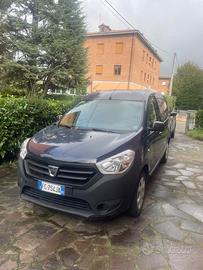 DACIA DOKKER 1.6 cc a GPL , COIBENTATO ALIMENTARE