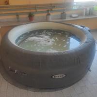 piscina idromassaggio 