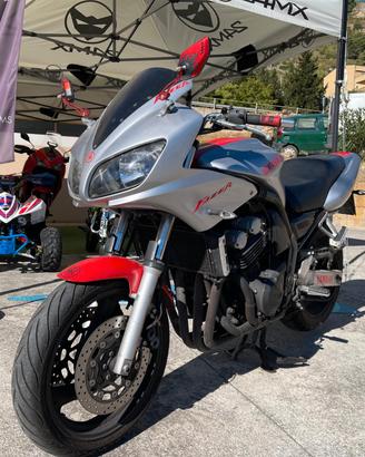 Yamaha FZS 600 Fazer - 2003 Guarda la ns vetrina m