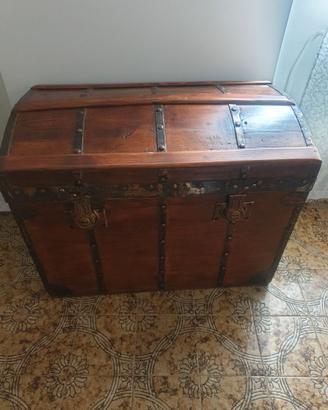 Baule forziere antico