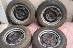 cerchi maggiolino  R14" con fori 4x130