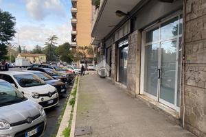 NEGOZIO A ROMA