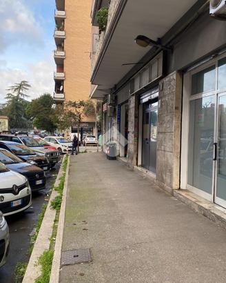 NEGOZIO A ROMA