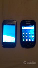 due telefoni Samsung