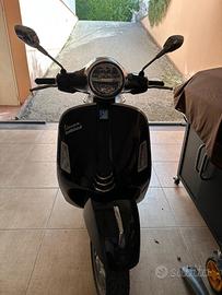 Piaggio Vespa 300 GTS - 2024