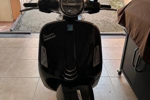 Piaggio Vespa 300 GTS - 2024