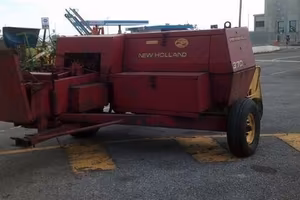 PRESSA PER BALLETTE MOD. NEW HOLLAND TIPO 370