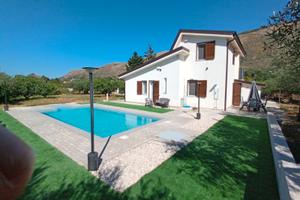 Disponibilità dal 21 con piscina ad uso esclusivo
