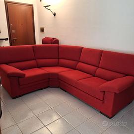 Divano rosso angolare
