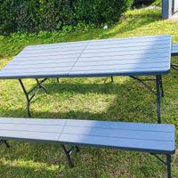 Tavolo e panche da giardino