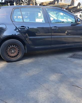 VW GOLF 2005 SOLO PER RICAMBI