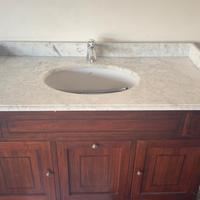 Mobile da bagno com specchio