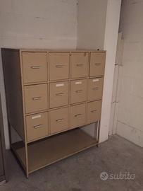 Cassettiera archivio in ferro vintage