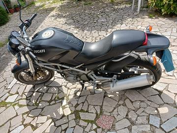 Ducati monster 620 dark