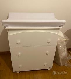 Cassettiera con fasciatoio e vaschetta bagnetto