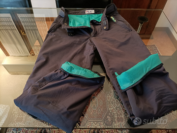 Pantaloni termici e impermeabili uso sportivo
