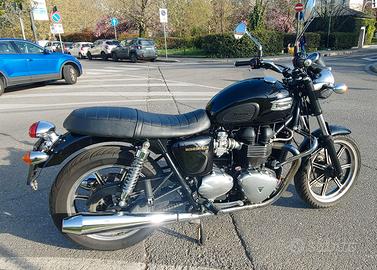 Triumph Bonneville - 2012