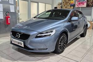 VOLVO V40 D3 Momentum