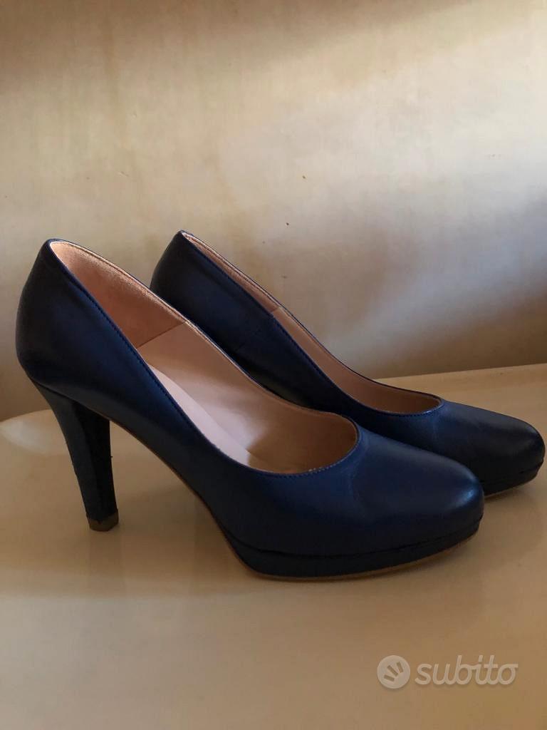 Scarpe blu hotsell elettrico tacco largo