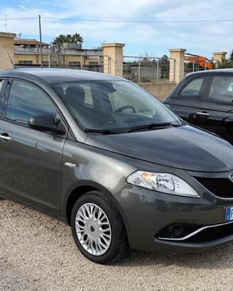 Lancia Ypsilon 1.2 69 CV 5 porte Gold