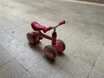 Triciclo per bambina senza pedali