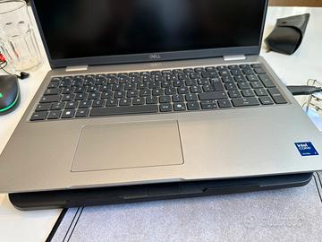 Dell Precision 3590 15,6" 16GB Ultra 7 512SSD