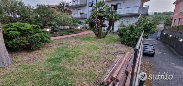 Appartamento con giardino, garage Piedimonte Etneo