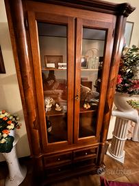 Vetrina in legno massello a due ante