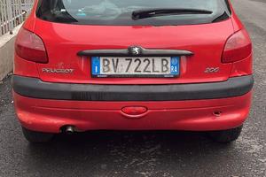 Auto Peugeot Rosso