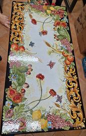 Tavolo in pietra lavica di Caltagirone 