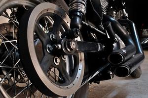 HARLEY-DAVIDSON 883