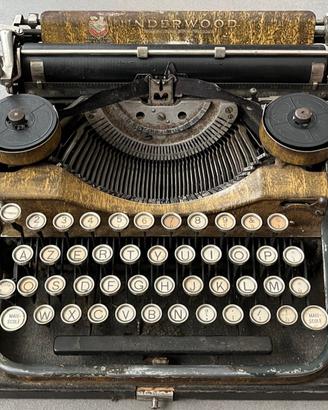 Antica macchina da scrivere UNDERWOOD