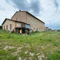 Casale con annessi, terreno e progetto ampliamento