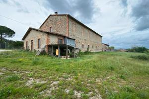 Casale con annessi, terreno e progetto ampliamento