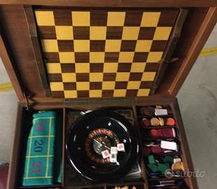 Scatola da gioco Roulette in noce con intarsio