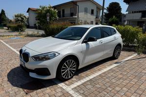 Bmw 116d f40 2021 neopatentati