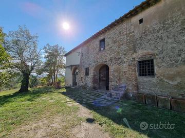 Rustico / Casale di 400 m² con più di 5 locali a M