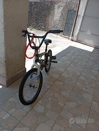 bicicletta bmx 