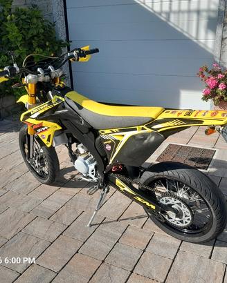 Suzuki Valenti Racing RME 50