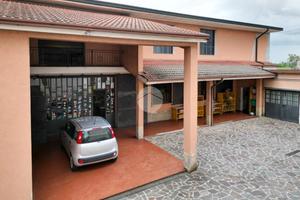 CAPANNONE A BRANDICO