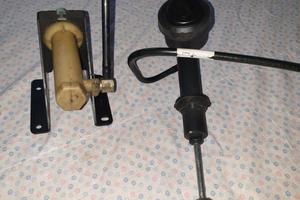 Leomar, Bucher, pompa frizione e pistoncino