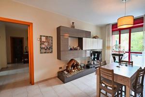 Appartamento di 110 m² con 5 locali e box auto a P