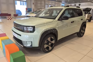Fiat Grande Panda 1.2 hybrid la prima 110cv edct