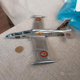 modellino aereo militare 