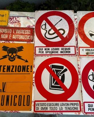 Cartelli industriali vintage 