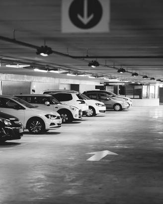 Parcheggio coperto auto e moto